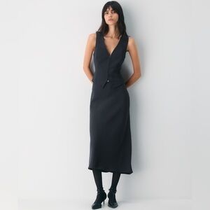 Aritzia Black Midi Skirt